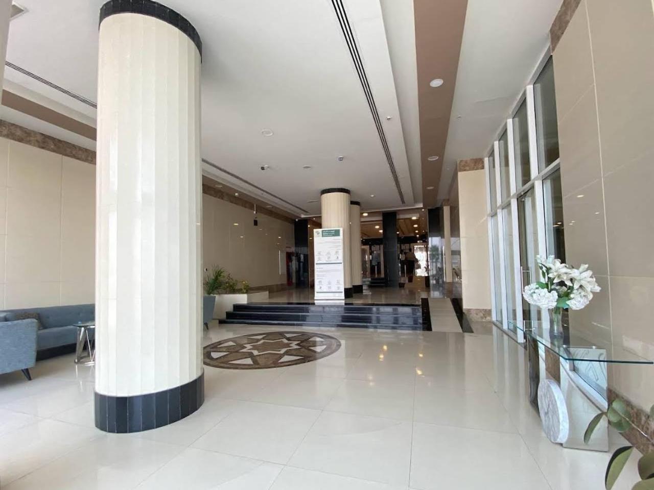 דירות Premium Studio In Ajman Most Iconic Orient Towers מראה חיצוני תמונה